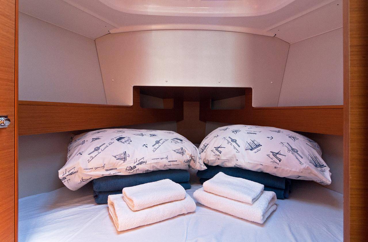 Sun Odyssey 33i Kiki Kiss