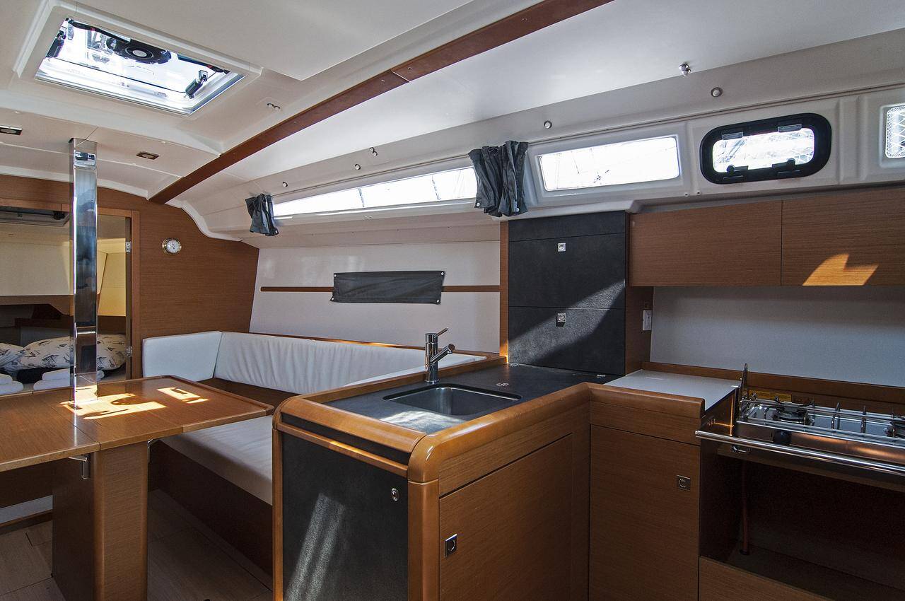 Sun Odyssey 349 Adria Moon